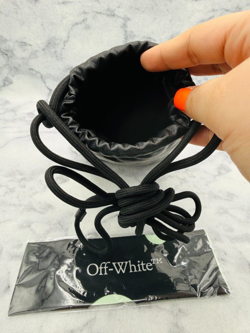 Off-White Sunglasses Case Set,Soft Padded Drawstring Bag Shoulder Strap,Cloth - Picture 6 of 9